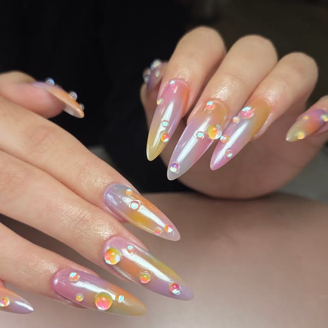 Pastel en chrome nagels, nailart van Donails